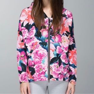 Lululemon Hold Your Om Hoodie in Secret Garden Floral- Great Used Condition 🩷🌷